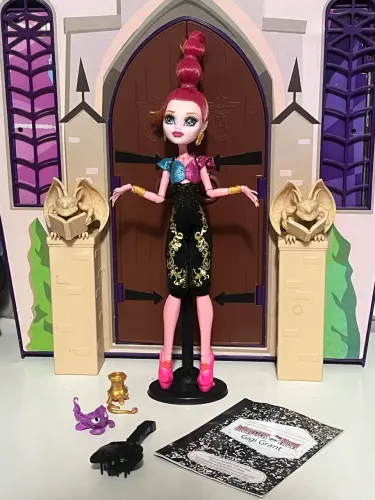 Gigi Grant Básica 13 Wishes Monster High