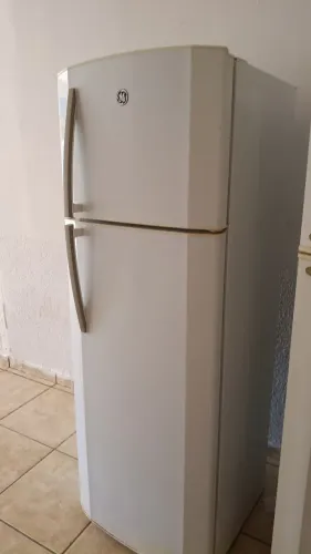 geladeira usadinha mais funciona bem Frost Free aceito cartão entrega a combinar