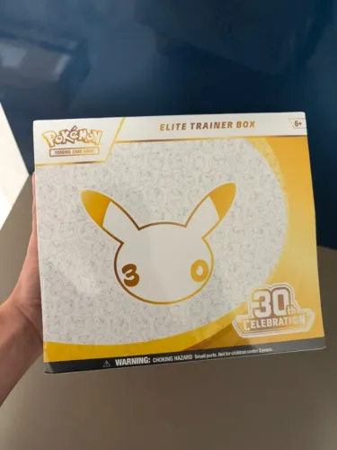 ETB 30 Anos Inglês Pokemon - Elite Trainer Box