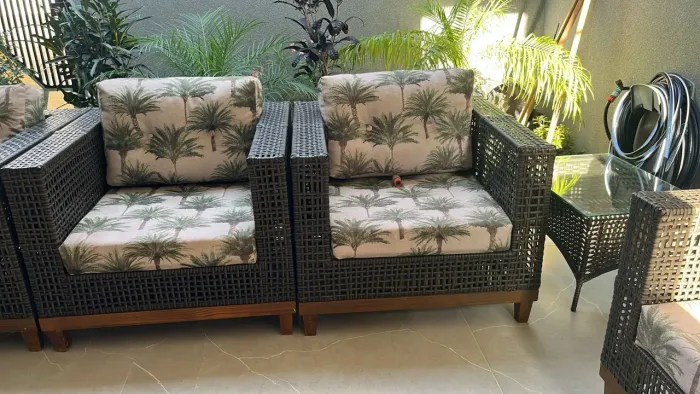 Conjunto de cadeiras para área externa