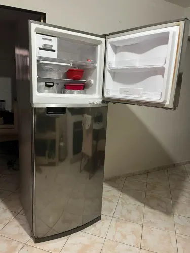 Geladeira Brastemp Fróis Free painel digital inox 460 l