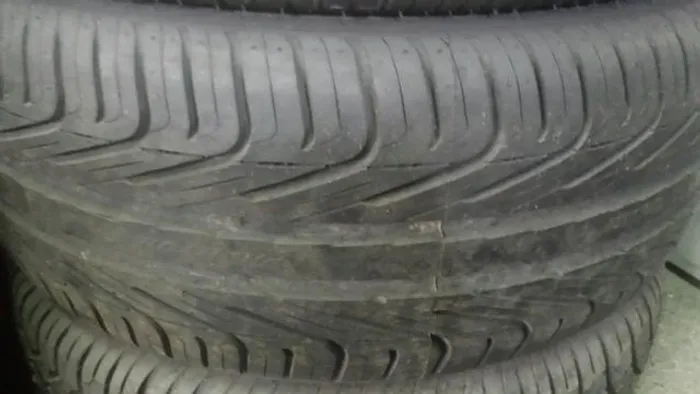 Pneu 215 50 17 Pirelli Phanton stilo semi novo Stilo