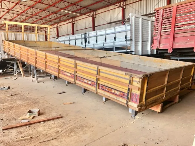 CARROCERIA MADEIRA 7,80