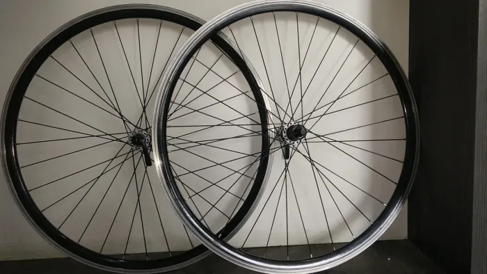 Par de Rodas Speed Cubos Shimano Claris 