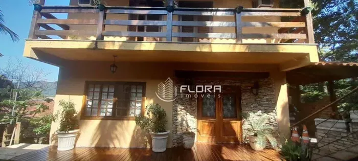 Casa com 3 dormitórios à venda, 220 m² por R$ 890.000,00 - Itaipu - Niterói/RJ