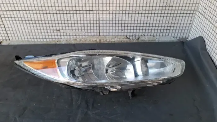 Farol Direito Ford New Fiesta Sedan 13/17