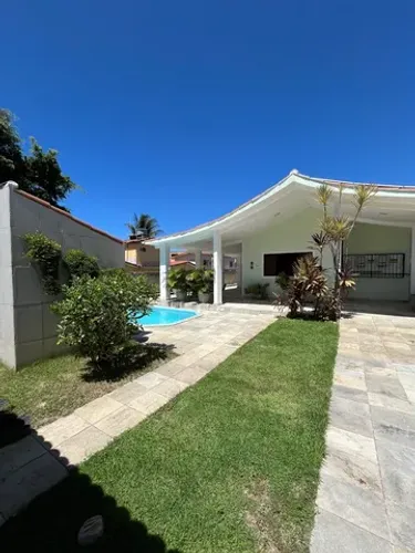 Casa com 04 quartos em Enseada dos Corais