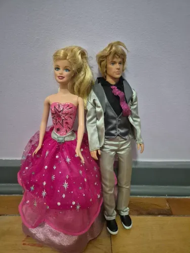 Barbie e Ken "Moda e Magia" Boneca Funcionando 