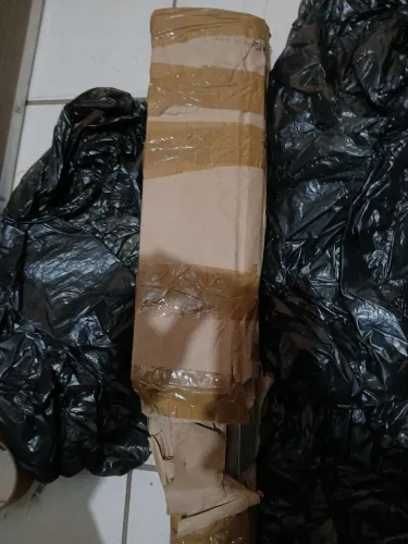 Arte de madeira e aluminio para mineração de criptomueda