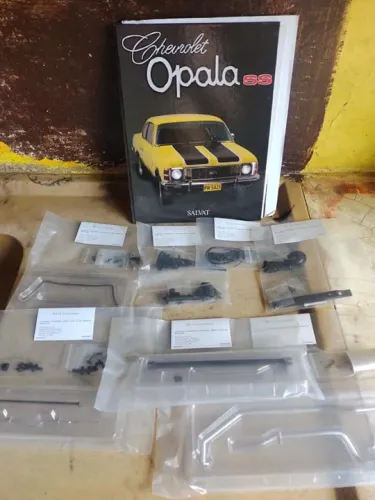Coleção Opala SS Salvat Primeiros 26 Pacotes Lacrados - Acompanha Capa dura do Livreto