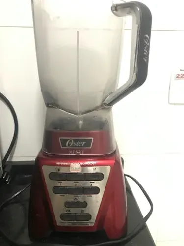 Liquidificador Oster Xpert usado