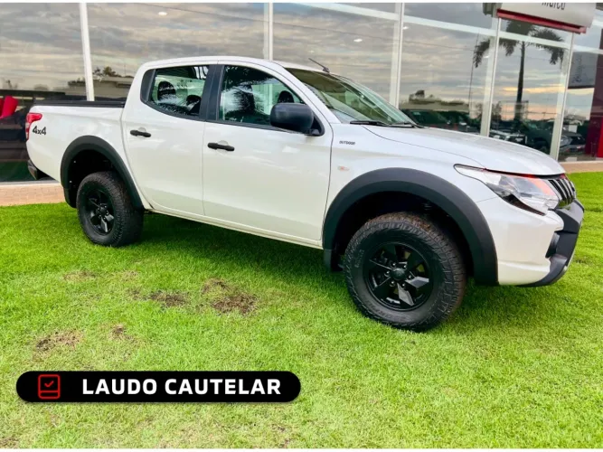 Mitsubishi L200 Tri. Outdo. GLS 2.4 CD 4X4 Die. AUT 2024