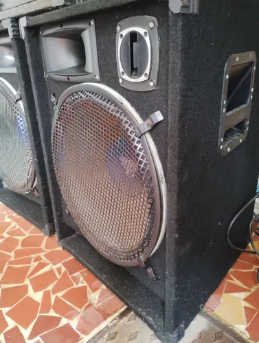 2 Caixas de Som Profissional 2 amplificadores Nashville 2200