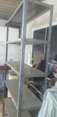 ABAIXEI Estante de Metal Cinza e uma laranja4