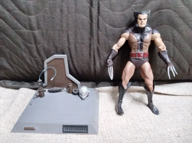 Wolverine Action Figure - Marvel Legends
