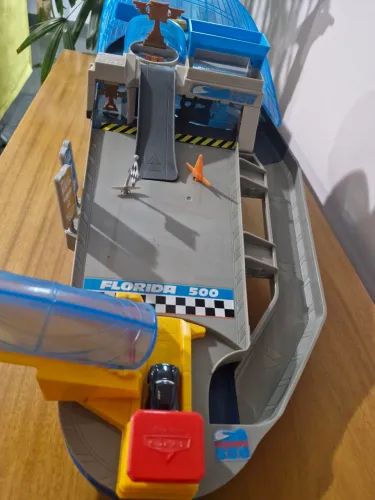 PISTA DE CORRIDA DISNEY CARS - ROLLIN RACEWAY