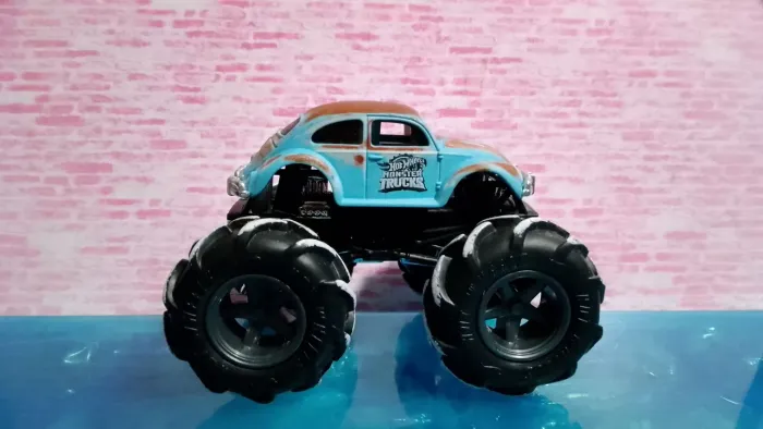 Hot Wheels Monster Trucks - Volkswagen Beetle 1/64 (Fusca)