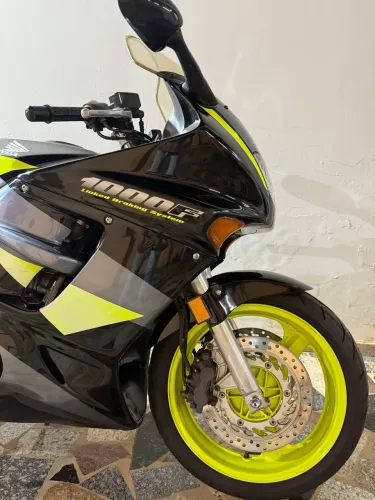 CBR 1000F 