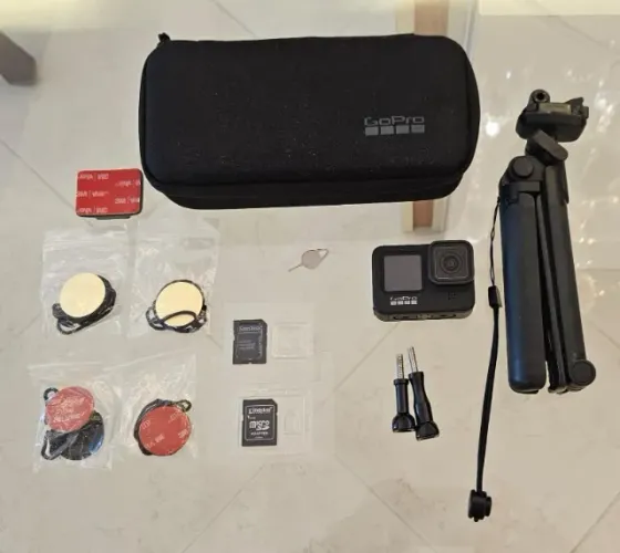 GoPro HERO9 Black + Suporte/Bastão/Tripé GoPro + cartão de memória