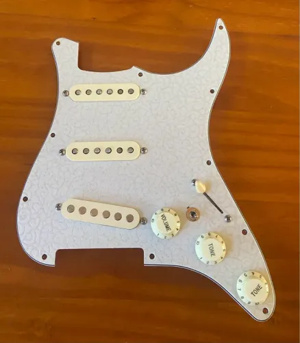 Escudo para Stratocaster Van Zandt + Tom Anderson 