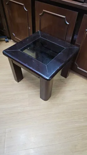 Mesa de apoio de mogno antigo com vidro