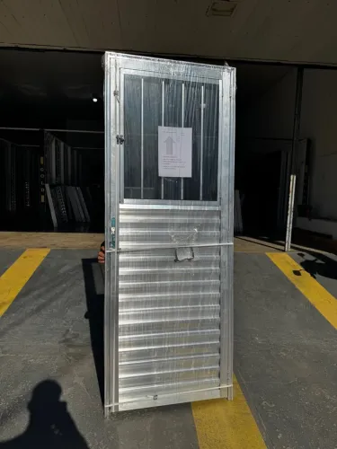 Porta de alumínio com grade 80CM - Direto da Fábrica!