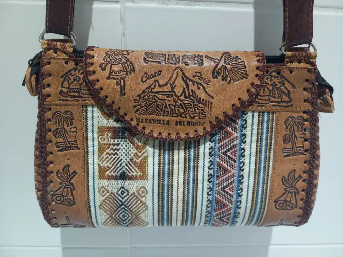 Bolsa de Couro Peruana 