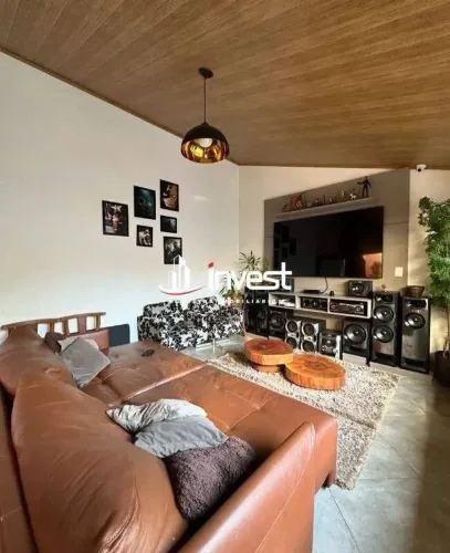 Oportunidade a venda no Nenê Gomes, casa com 3 quartos, sala 2 ambientes, energia fotovolt