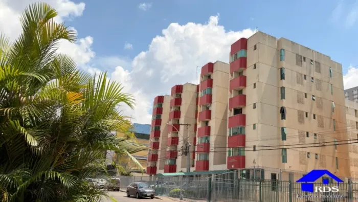 RDS vende (urgente) apt 2 qtos com suíte ED. Village Mediterrânee (desocupado)