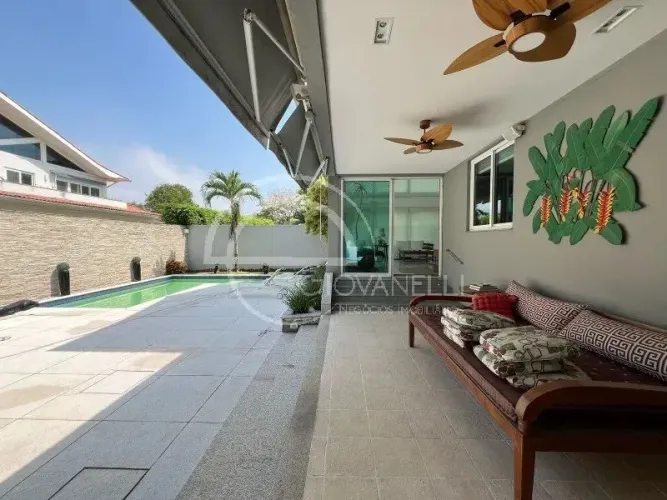 Casa em Condomínio de Luxo na Barra da Tijuca, Rio de Janeiro - 5 quartos, 5 suítes, 5 ban