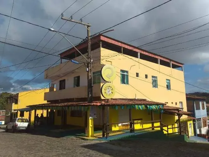 Prédio Comercial e Residencial em Olivença