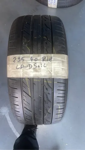 Pneu LandSail 235/40 R18 meia vida 