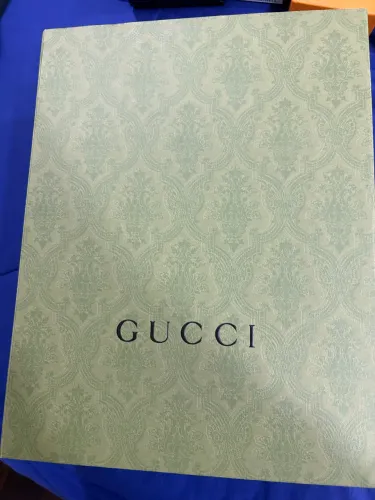 Caixa Gucci verde estilo envelope 36,5x28cm