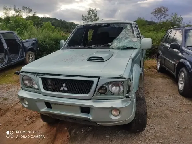 Mitsubishi L200 GLS 2.5 Diesel 2002 Veiculo Destinado A Retirada De Peças