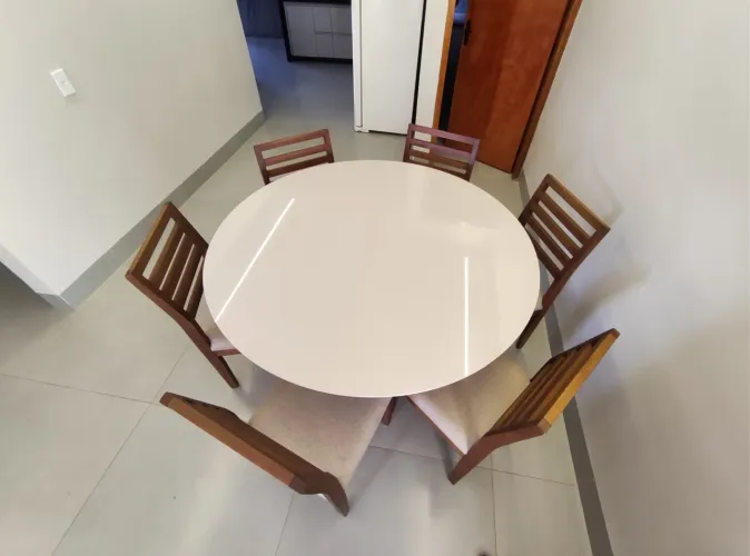 Mesa de Jantar Redonda com 6 Cadeiras madeira