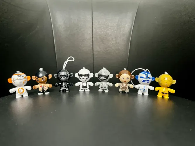 lote com 8 bonecos star wars twistheads coleção kinder ovo