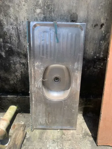 uma pia pra cosinha pra vender rapido.