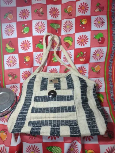 Bolsa de Ombro em Tecido - Estiloso e Resistente