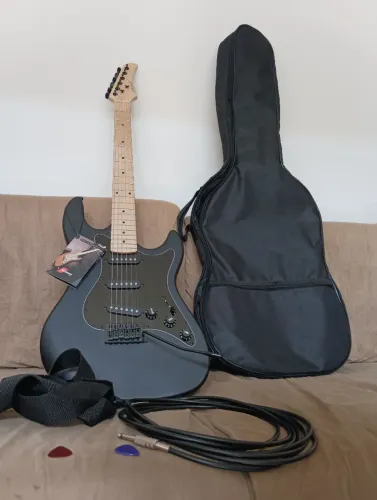 Guitarra Strato Strinberg Sts100 - Preta