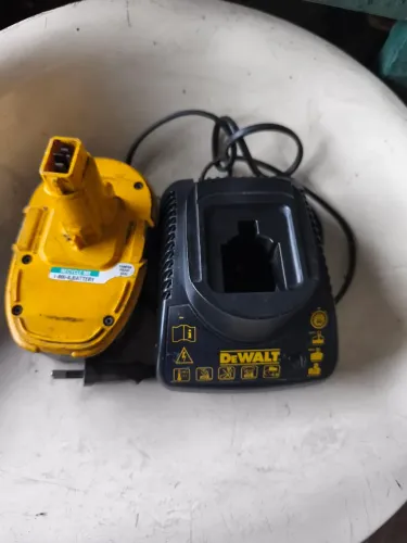 Carregador e bateria Bosch 18 volts