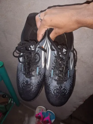 Chuteiras Cosmic Umbro - Design moderno e conforto!