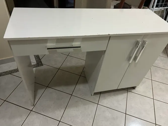 Escrivaninha/mesa de estudos