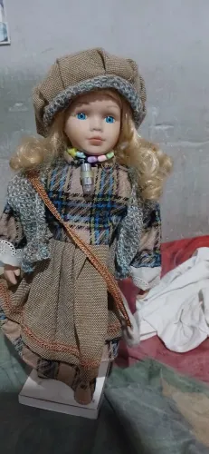 BONECA DE PORCELANA