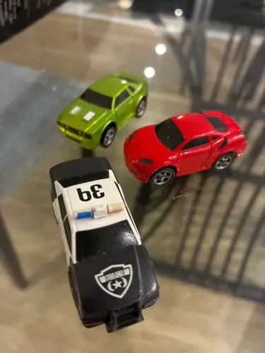 Rara pista de carrinhos autônomos