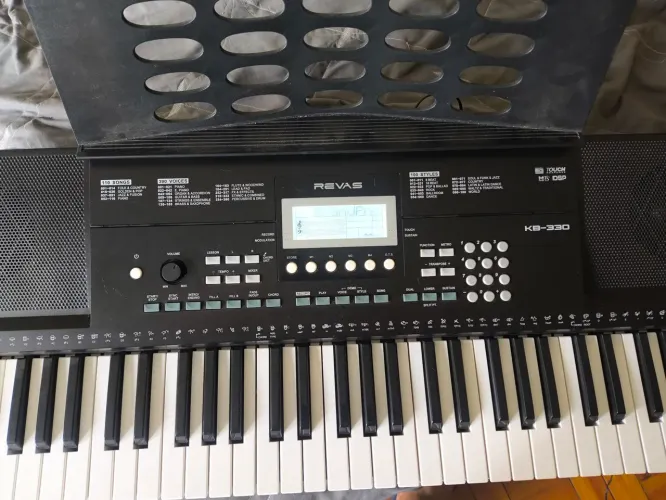 VENDO TECLADO REVAS KB-300