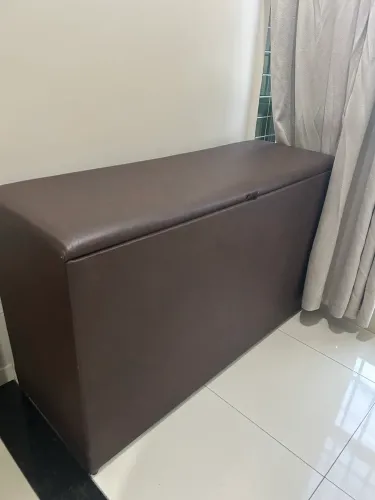 Vende-se baú enorme para quarto ou sala - NÃO ENTREGO