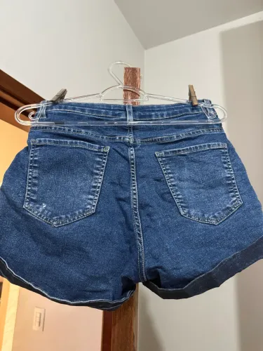 Short Jeans Azul com Barra Dobrada
