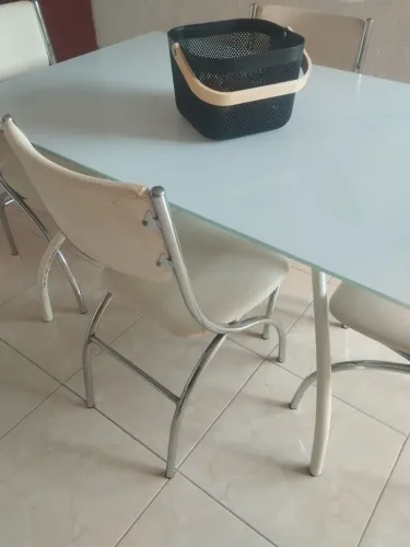 Mesa com 4 cadeiras