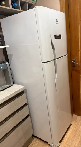 Geladeira Electrolux 371l
