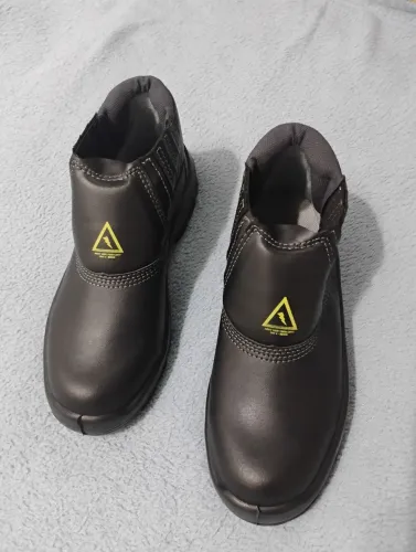 bota de segurança, ideal pra eletricista!